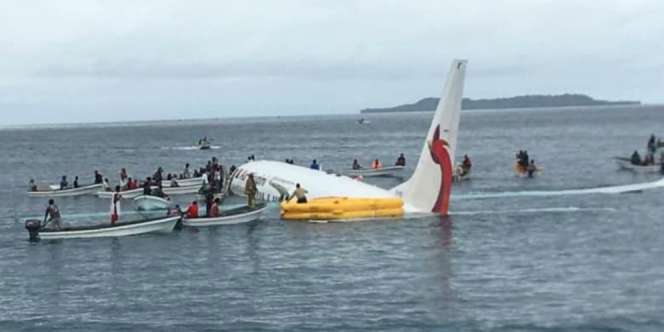 Video Menegangkan Pesawat Berisi 47 Orang Jatuh ke Laut