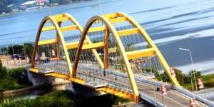 Video Detik-detik Jembatan Kuning Palu Ambruk Diterjang Tsunami