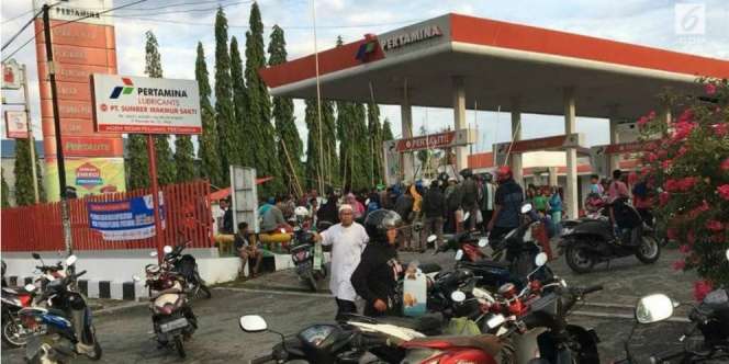 Usai Gempa & Tsunami Palu, Warga Jarah BBM di SPBU