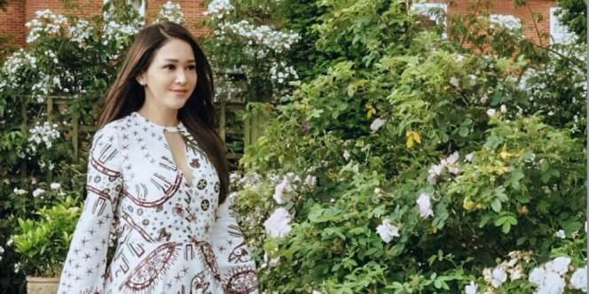 Paras Ayu Maia Estianty Saat SMP: Alis Masih Asli Belum Dicabuti