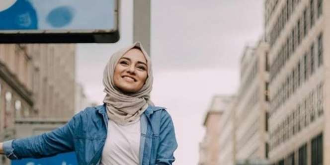 Sontek 4 Gaya 80-an yang Menarik untuk Office Wear