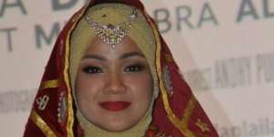 Nirina Zubir Kehabisan Kata-kata Dipuji Ayah Perankan Wanita Minang