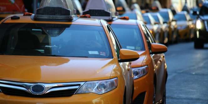 Istri dan Selingkuhan Naik Taksi Online, Drivernya Sang Suami