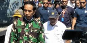 Jokowi Pantau Langsung Evakuasi Korban Gempa di Hotel Roa Roa