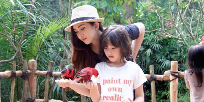 Nafa Urbach Ingin Adopsi Bayi yang Dibuang dari Lantai 3