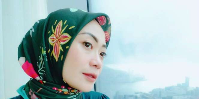 Tips Kenakan Hijab Square Selalu Tegak Seharian