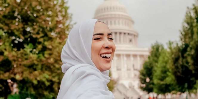 Perubahan Fitri Tropica Setelah Berhijab, Lebih Anggun