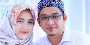 Sholat Jumat Pertama Pasha Ungu dan Warga Palu Usai Dilanda Musibah