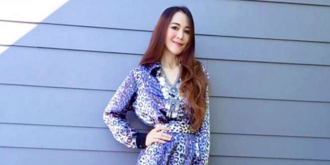 Unggah Foto Suami, Ina Thomas Sindir Sophia Latjuba?