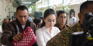 Jennifer Dunn Resmi Bebas dari Awal Oktober