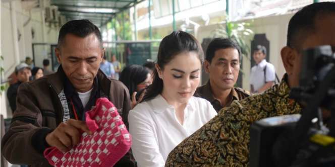 Jennifer Dunn Resmi Bebas dari Awal Oktober