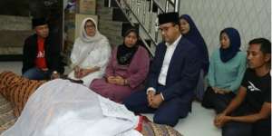 Detik-detik Mencekam Anies Baswedan Bantu Korban Mobil Terbakar di Cipali