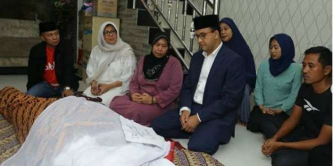 Detik-detik Mencekam Anies Baswedan Bantu Korban Mobil Terbakar di Cipali