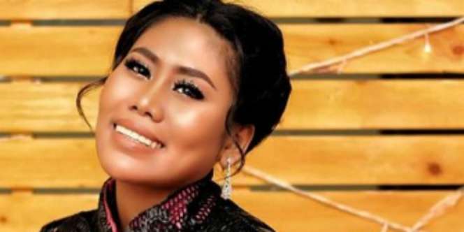 Evi Masamba Akan Menikah, Calon Suaminya Jadi Sorotan