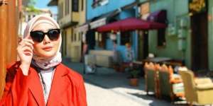 Sontek Busana Travelling Simpel Nan Kece Fenita Arie