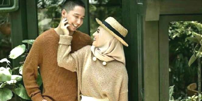 Diduga Foto Prewedding, Melody Eks JKT 48 Cantik Berhijab