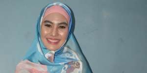 Perjuangan Kartika Putri Demi Selfie Bareng Suami