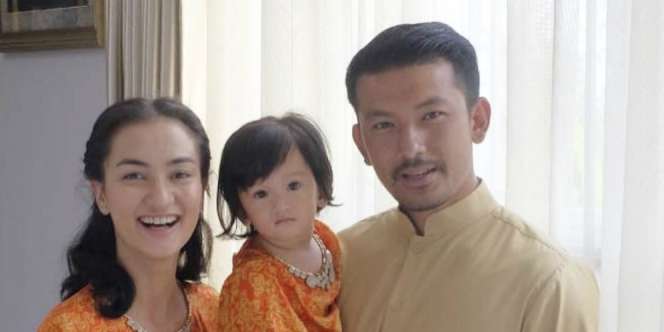 Belum Jenguk Ratna Sarumpaet, Atiqah Hasiholan Posting Ini