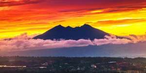 Beredar Kabar Gunung Salak Erupsi, PVMBG: Tidak Benar