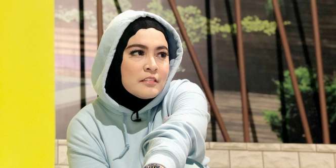 Gaya Hypebeast ala Astrid Kuya, Yay or Nay?