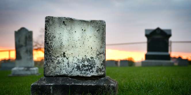 Besarnya Keutamaan Ziarahi Makam Orangtua