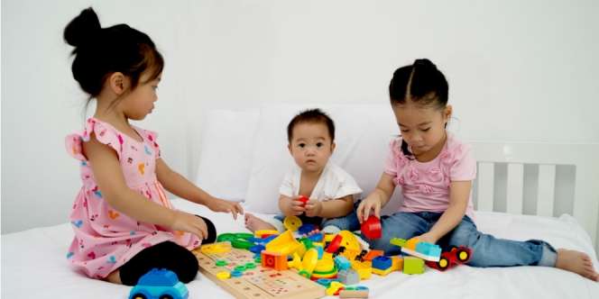 Cara Efektif Bersih-bersih Mainan Si Kecil