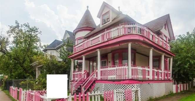 Rumah Warna Pink Bergaya Victorian Dijual, Ingin Membeli?