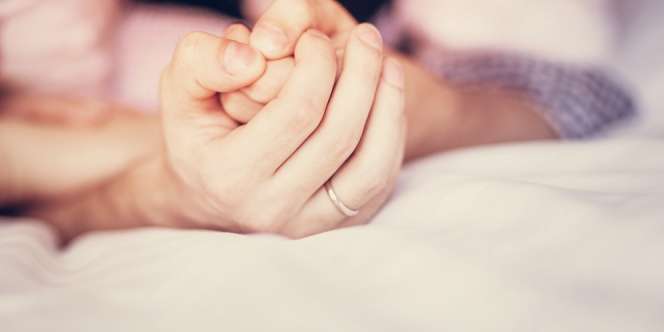 4 Manfaat Luar Biasa Spooning Usai Berhubungan Intim