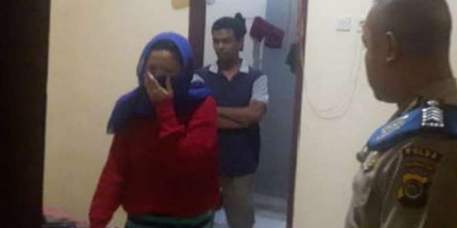 Oknum Polantas Kupang Digerebek Pas Asyik Selingkuh di Kamar Kos
