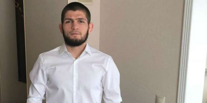 Khabib Nurmagomedov Tantang Petinju Floyd Mayweather Jr