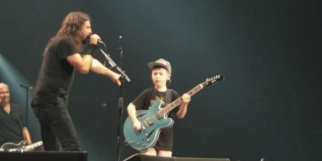 Awalnya Ditertawakan, Bocah 10 Tahun Ini Bikin Geger Konser