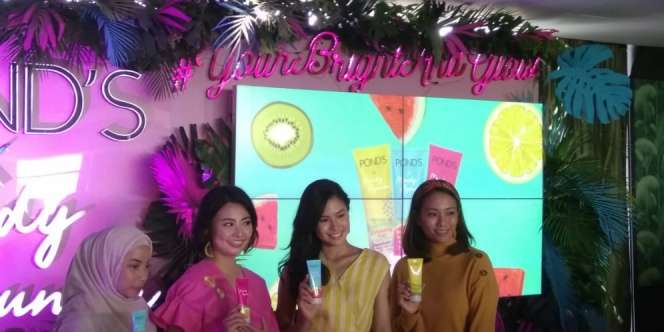 Maudy Ayunda Bikin Skincare Buah-buahan