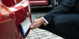 Pelat Mobil Ini Laku Rp5 Miliar, Apa yang Membuatnya Mahal?