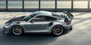 Dibuat Mirip Kap Mesin Porsche 911, Harga Meja Ini Bikin Kantong Jebol