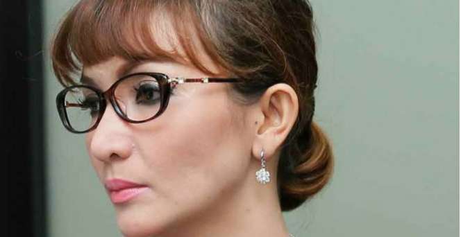 Roro Fitria Selalu Bawa Tanah Pusara Sang Bunda