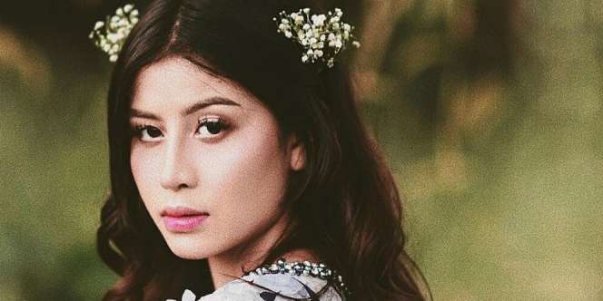 Pamit dari Instagram, Awkarin Jadi Relawan di Palu