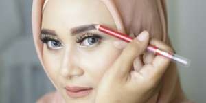Tips Menggambar Alis Cetar dan Natural