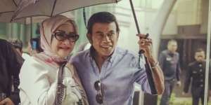 Jarang Terlihat, Istri Kedua Rhoma Irama Masih Cantik & Awet Muda!