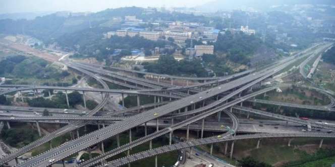 Jalan Tol China Mirip Roller Coaster Raksasa