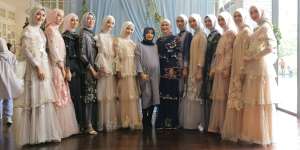 Lilly Signature Scarf, Koleksi Terbaru Ayu Dyah Andari