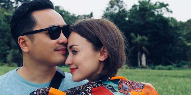 Rahasia Keharmonisan Rumah Tangga Rianti Cartwright
