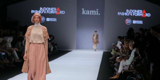 Keanggunan Wanita Korea dalam Koleksi KAMI