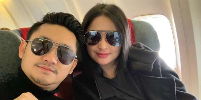 Dinilai Terlalu Vulgar, Aksi Panggung Dewi Perssik Panen Kritikan