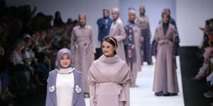 Hijab Rasa Tokyo Restu Anggraini 