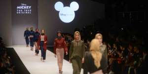 Jenahara, Anggrek, dan Mickey Mouse