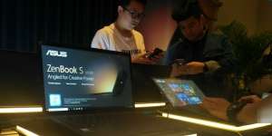 Berstandar Militer, Laptop Tipis Terbaru Asus Tahan Diinjak