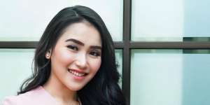 Ayu Ting Ting Posting Rasa Kangen, Dikomentari Sendiri... Netizen Ngakak