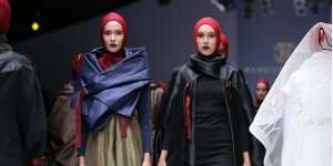 Nuansa Misterius Nan Romantis Kursien Karzai di JFW 2019