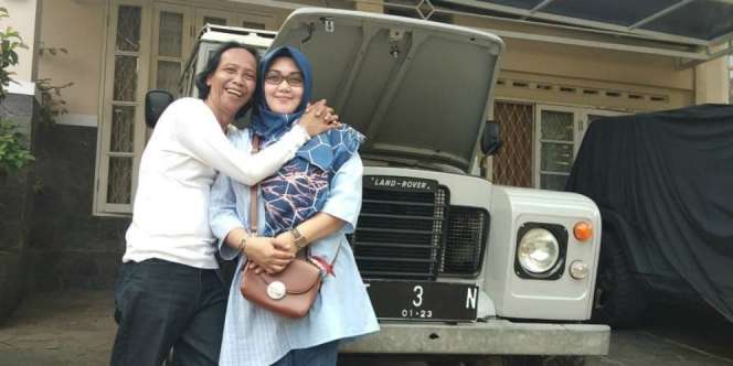 Mengintip Rumah Aktor Senior Mandra, Ada Makam di Halamannya!