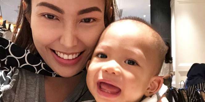 Ayu Dewi Akui Sempat Kebingungan Mengurus Anak Keduanya